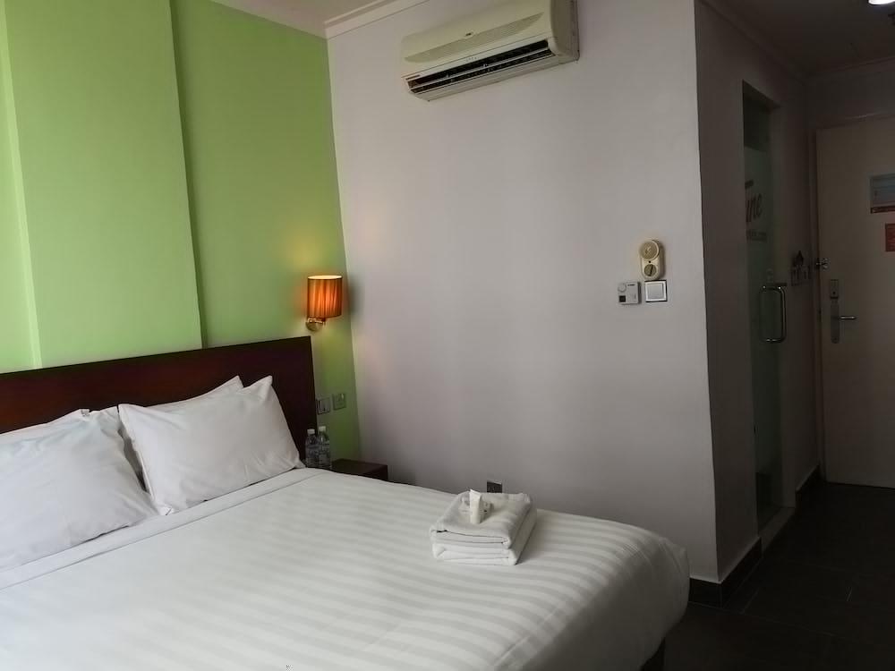 Tune Hotel - Waterfront Kuching Exterior photo